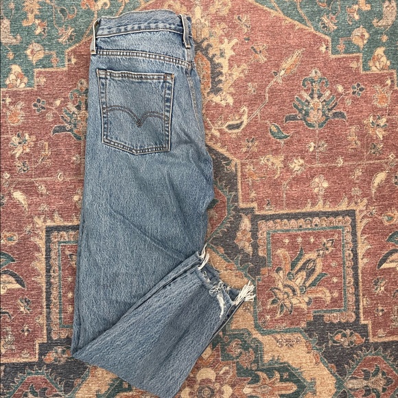 Levi’s Wedgie - Picture 2 of 3